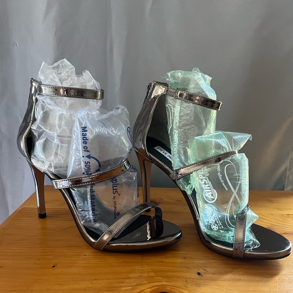 Steve Madden Shoes - Steve Madden Metallic Double Strap Heels